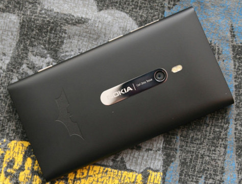 Nokia посвятит Бэтмену спецверсию смартфона Lumia 900
