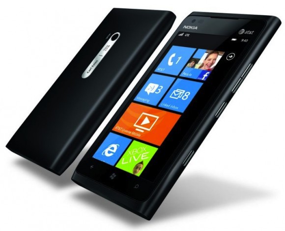 Nokia посвятит Бэтмену спецверсию смартфона Lumia 900