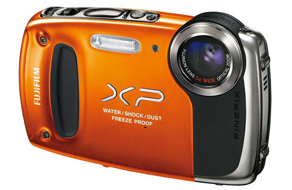 У FujiFilm появилась камера, не боящаяся воды, ударов, пыли и холода