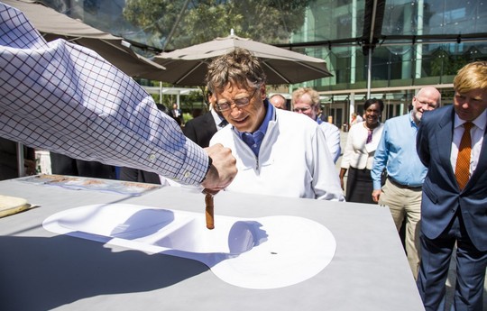 Билл Гейтс устроил конкурс на самый эффективный безводный туалет