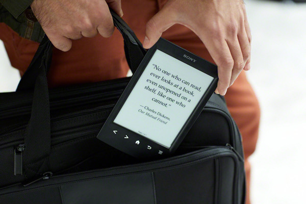Российские продажи ридера Sony PRS-T2 начнутся в октябре 
