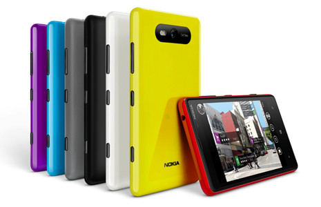 Nokia выпустит три вида задних панелек для смартфона Lumia 820