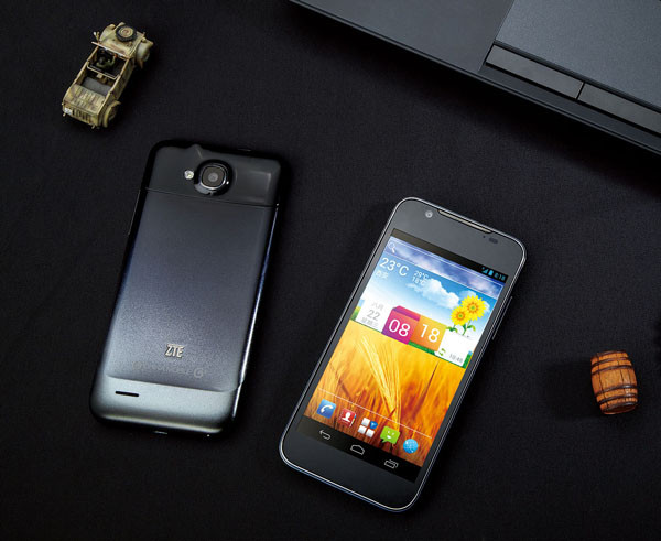 ZTE Grand Era U985: смартфон с HD-экраном для сетей TD-SCDMA