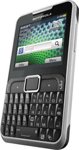 Motorola MOTOGO! Slim: телефон с QWERTY-клавиатурой и тремя слотами для SIM-карт 