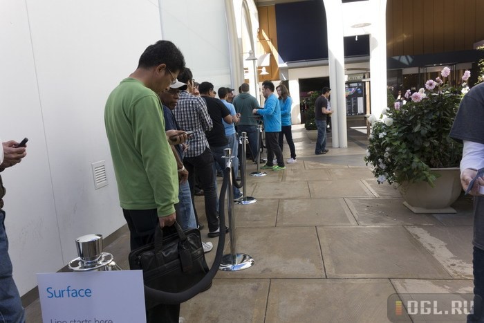 Как корреспондент DGL.ru покупал планшет Microsoft Surface в первый день продаж