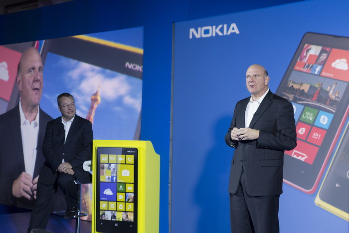Запуск Lumia: российские приключения двух Стивов