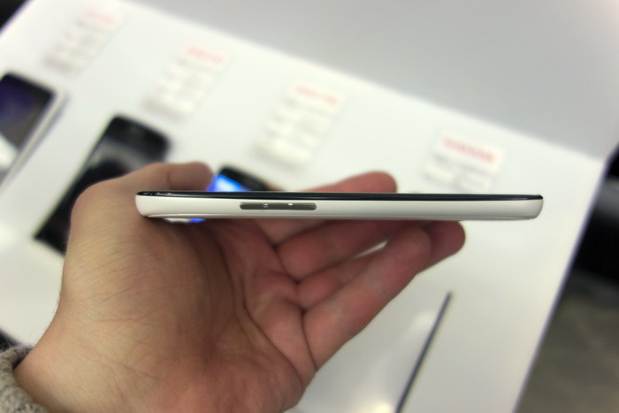 Компания Sharp вышла на российский рынок смартфонов 