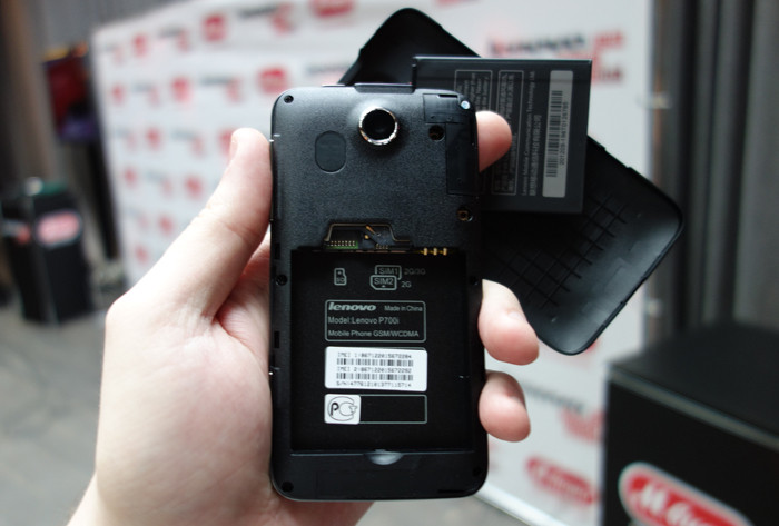 Lenovo представила в России два Android-смартфона