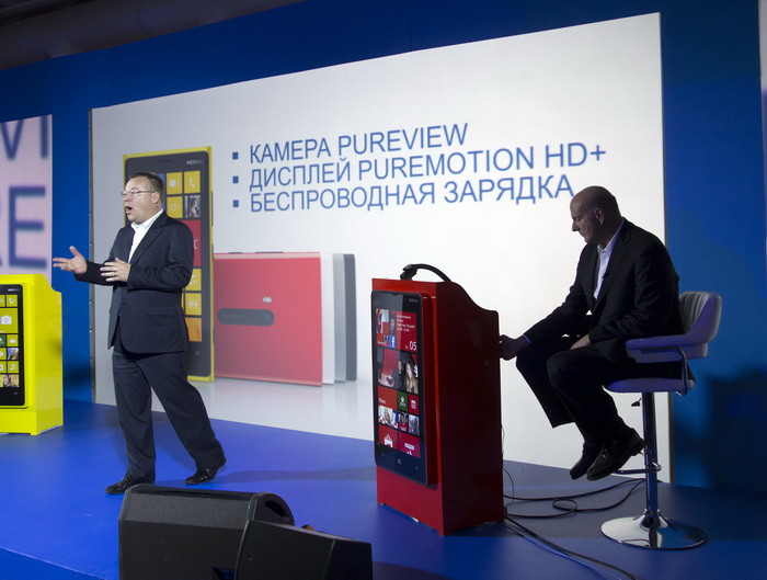 Запуск Lumia: российские приключения двух Стивов