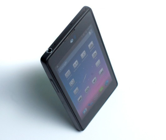 Yota Devices разработала смартфон с двумя экранами и поддержкой LTE картинка Yota Devices разработала смартфон с двумя экранами и поддержкой LTE