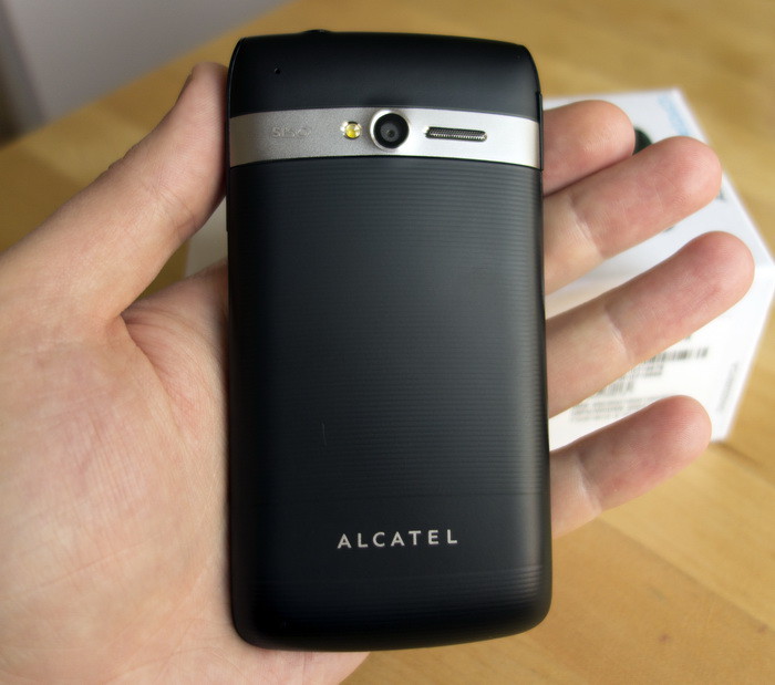 Alcatel OneTouch 992D: дешево и сердито