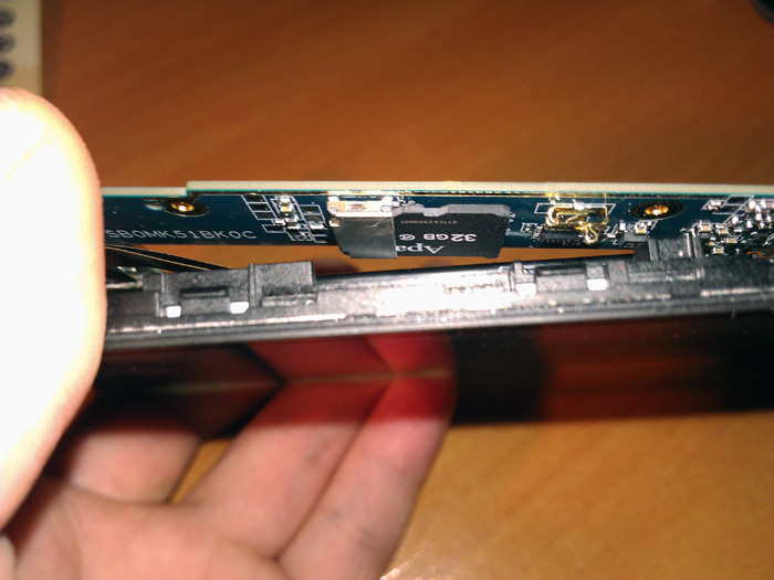 Sharp SH530U: мучение с SIM-картой и незапланированный прирост памяти 