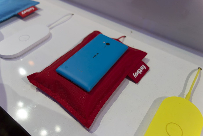 MWC 2013: Nokia Lumia 720 – очередной цветной смартфон со слабым экраном