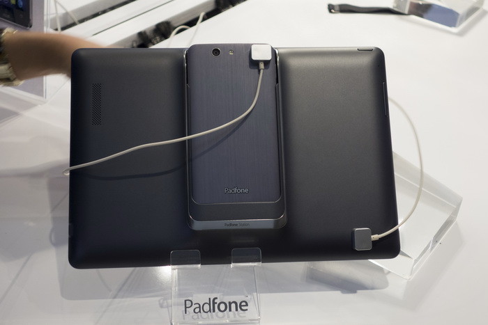 MWC 2013: живые фото ASUS Fonepad и Padfone Infinity