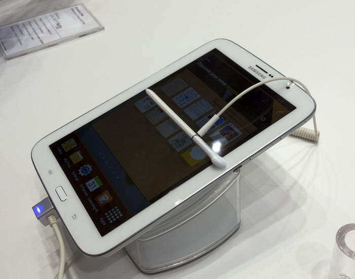 MWC 2013: немного фотографий планшета Samsung Galaxy Note 8.0