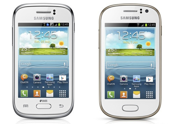 Samsung анонсировала два бюджетных Android-смартфона 