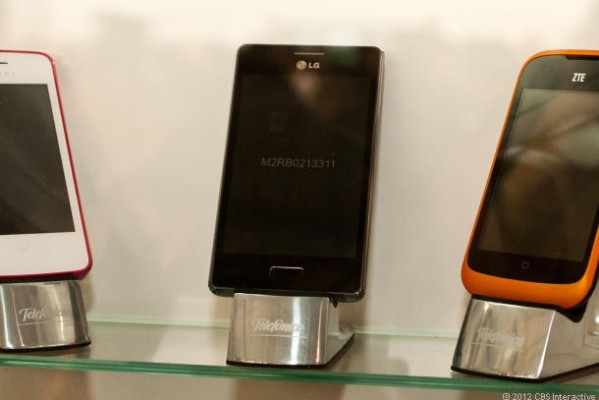 MWC 2013: сфотографированы смартфоны LG и Huawei под управлением Firefox OS