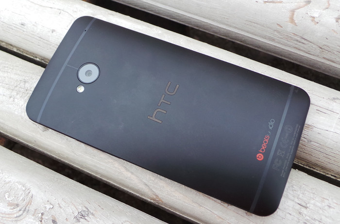 HTC One: пока что первый