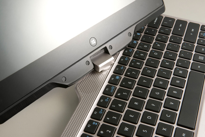 Gigabyte анонсировала в России 11,6-дюймовый ультрабук-трансформер U2142