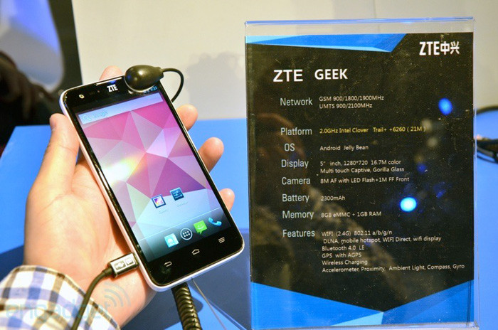 Представлен смартфон ZTE Geek с 2-гигагерцевым процессором Intel Atom 