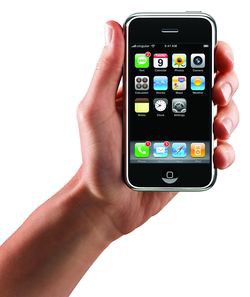 В июне первая модель iPhone официально станет устаревшей фото