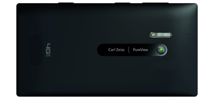 Nokia представила смартфон Lumia 928 с 8,7-мегапиксельной камерой и ксеноновой вспышкой 