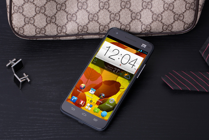 ZTE представила в России флагманские смартфоны Grand S и Grand Memo картинка ZTE представила в России флагманские смартфоны Grand S и Grand Memo