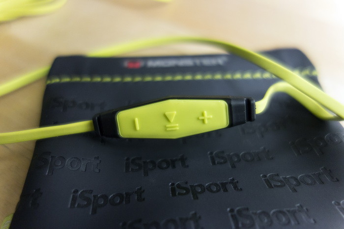 Monster iSport Intensity: наушники влаги не боятся