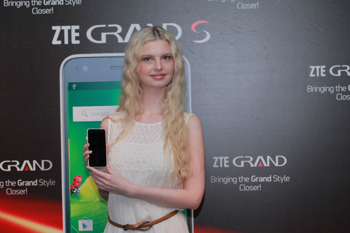 ZTE представила в России флагманские смартфоны Grand S и Grand Memo