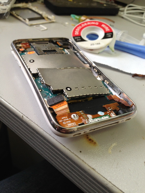 Что случается с «восстановленными» iPhone