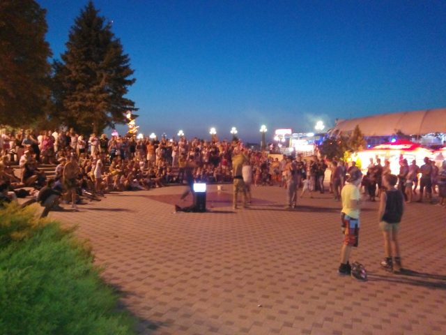 Fly IQ4410 Quad Phoenix: китайский смартфон с человеческим лицом