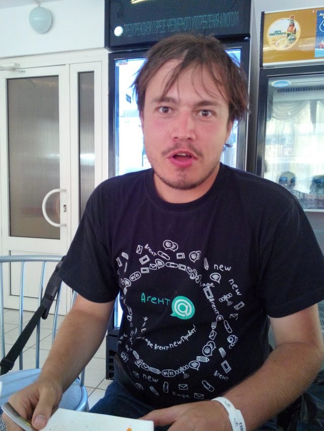 Fly IQ4410 Quad Phoenix: китайский смартфон с человеческим лицом