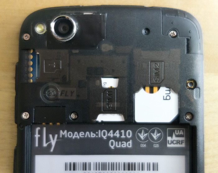 Fly IQ4410 Quad Phoenix: китайский смартфон с человеческим лицом