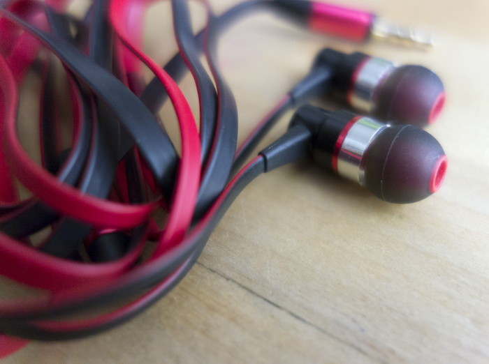 Fly IQ4410 Quad Phoenix: китайский смартфон с человеческим лицом