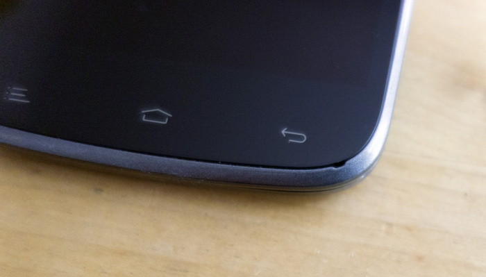 Fly IQ4410 Quad Phoenix: китайский смартфон с человеческим лицом