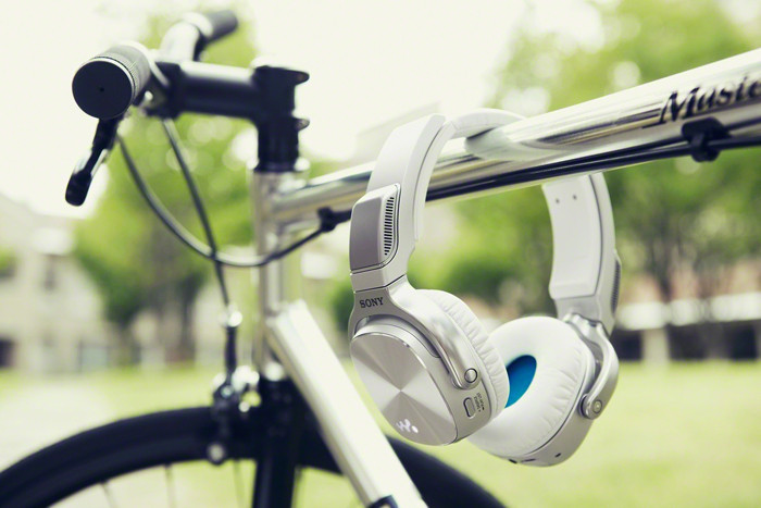 Sony представляет плееры-наушники Walkman NWZ-WH505 и NWZ-WH303