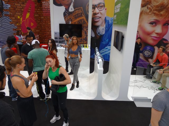 Смартограф Sony DSC-QX10: когда смартфон превращается в фотоаппарат