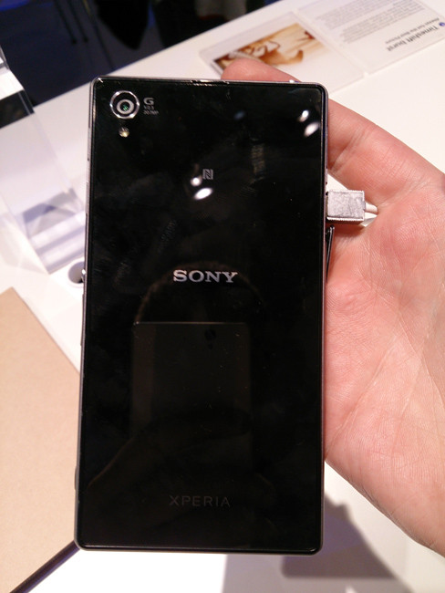 IFA 2013: примеры снимков с камеры Sony Xperia Z1 и живые фото этого смартфона