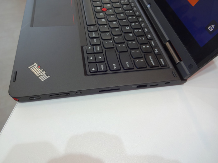 IFA 2013: «живые» снимки ноутбука-трансформера Lenovo ThinkPad Yoga  