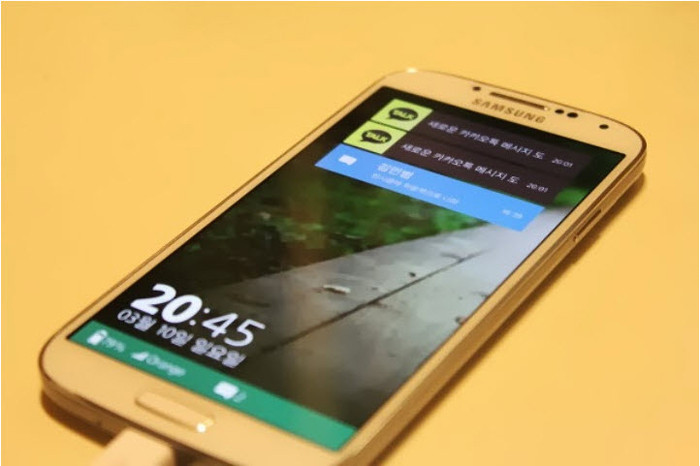 Опубликованы снимки Samsung Galaxy S4 с операционной системой Tizen 3.0