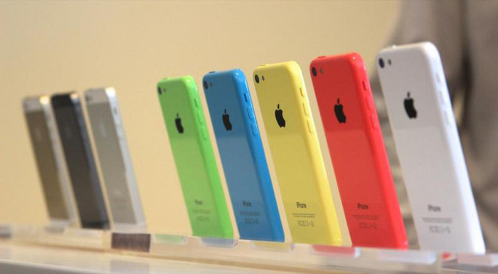 В России стартовали официальные продажи iPhone 5s и 5c