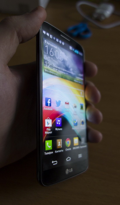 LG G2: снаружи и внутри нового корейского флагмана