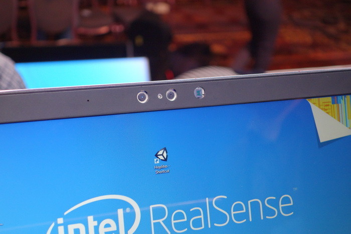 Записки с CES-2014: трехмерная камера RealSense, нательный компьютер Edison, умные часы и другие новинки Intel