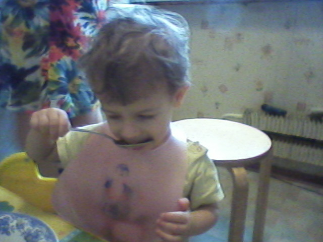 Обзор планшета LG KidsPad ET720: Развлечение для ребенка