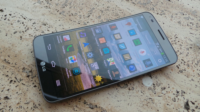 LG G Flex: зачем смартфону гибкость?