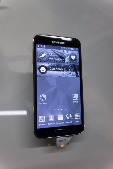 MWC 2014. Фотоотчет о новинках Samsung: Galaxy S5, Galaxy Gear 2 и аксессуары 