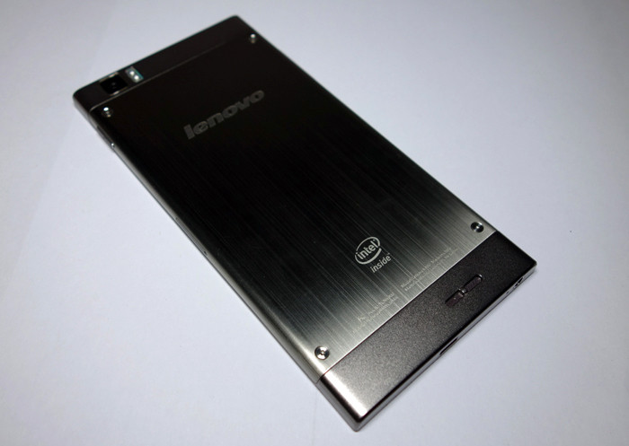Опыт эксплуатации Lenovo K900: металлическая пластина с дурным характером