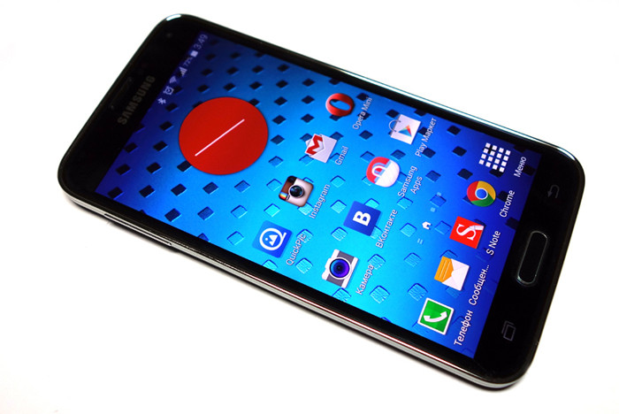 Samsung Galaxy S5: флагман, созданный в спешке 
