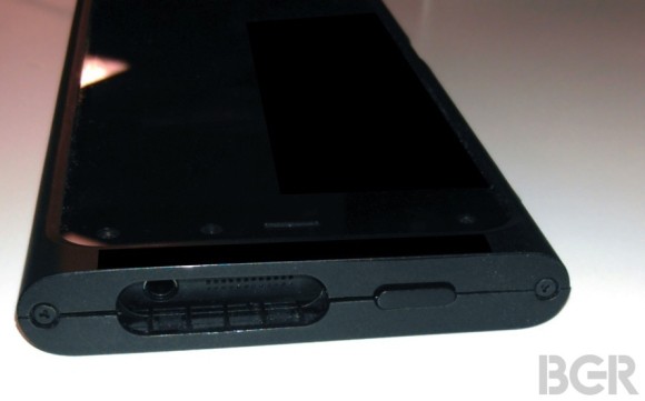 Опубликованы изображения смартфона Amazon с пятью камерами на передней панели