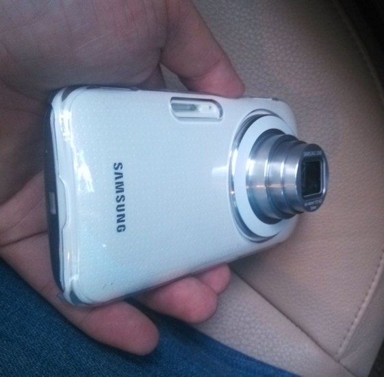 Опубликованы фотографии смартфона-камеры Samsung Galaxy K (Galaxy S5 Zoom)